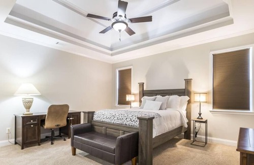Kathleen House | Modern and Spacious Home near Robins AFB