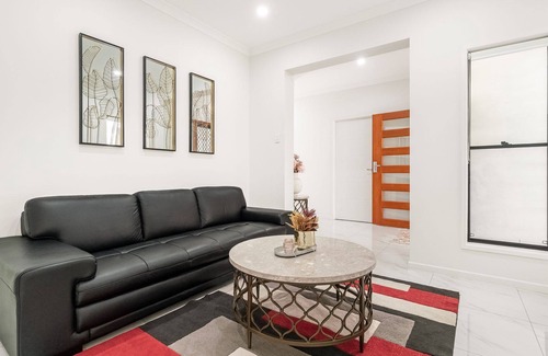Yamba House | Modern and Spacious Pet Friendly Home with Pool