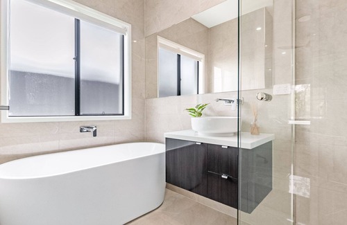 Yamba House | Modern and Spacious Pet Friendly Home with Pool