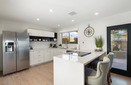 South Scottsdale House | Modern and Spacious 3 Bdrm Scottsdale Townhouse!