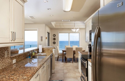 New Smyrna Beach Condo | Modern and stylish 3 bed, 3 bath luxury condo on beautiful New Smyrna Beach