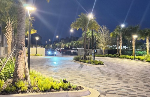Lake Hart Apartment | Modern and Stylish 1-bedroom + Den in beautiful Orlando