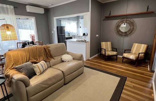 Gulliver Apartment | Modern and Stylish 3Bed 2Bath home Townsville