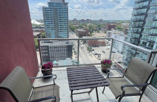 Beltline Condo | Modern and Stylish Condo plus Free Parking