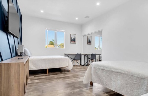 Montebello House | Modern and stylish home near LA & OC