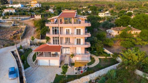 Tragjas Apartment | Modern Apartament between sea and mountain