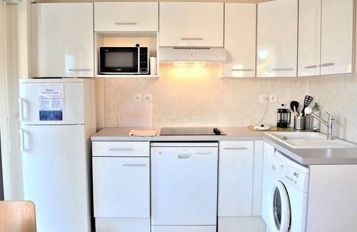 Cavaliere Apartment | Modern Apartment, 2 Bedrooms, Terrace, A/C, Parking, Near Beach, Cavalaire