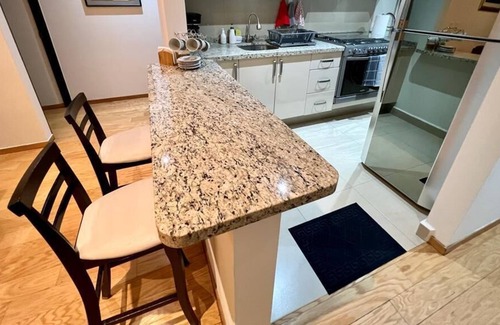 Del Valle Apartment | Modern apartment with excellent location