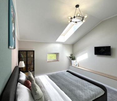 Lviv City Center Apartment | Modern Apartment, 5mins to Rynok Square