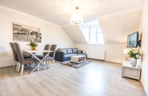 Ueckermuende Apartment | Modern apartment/apartments in a prime location on the market square in the seaside resort Ueckermünde