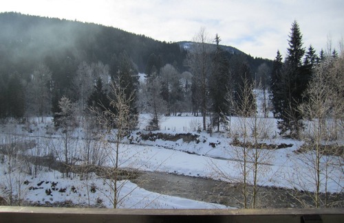 Groissenbach Apartment | Modern apartment directly on the Lofer Creek with a magnificent view of the Alps