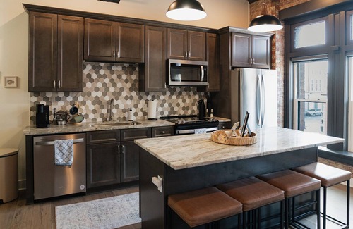 Troy Apartment | Modern Apartment Downtown~Troy