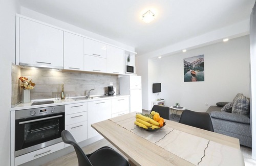 Seline Apartment | Modern apartment for 2-4 persons with garden view and pool use