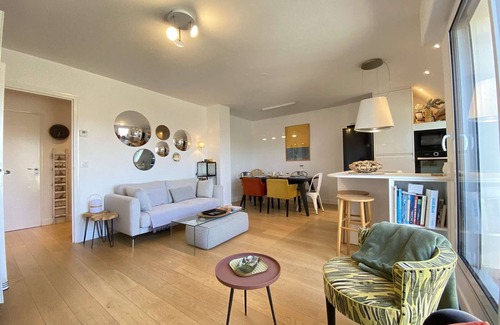 La Baule-Escoublac Apartment | Modern Apartment, Heart of La Baule, 3 Bedrooms, Terrace, Parking, Wi-Fi