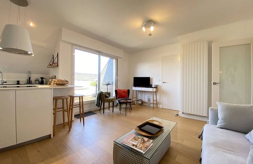 La Baule-Escoublac Apartment | Modern Apartment, Heart of La Baule, 3 Bedrooms, Terrace, Parking, Wi-Fi