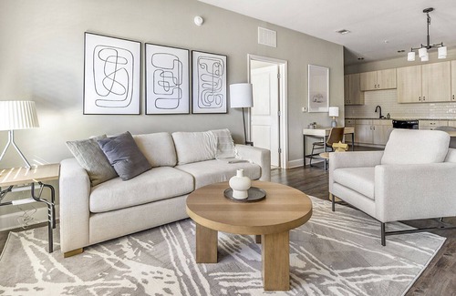 Paw Creek Apartment | Modern Apartment in Prime Location (ID5876X32)