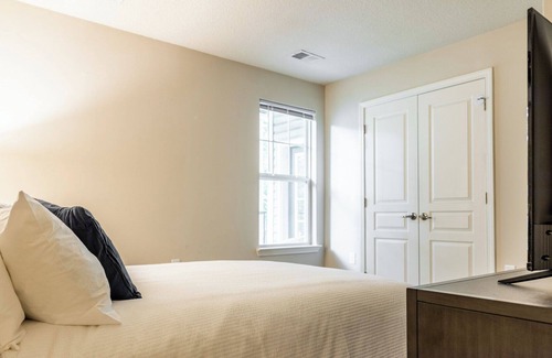 North Newport News Apartment | Modern Apartment in Prime Location (ID9647X69)