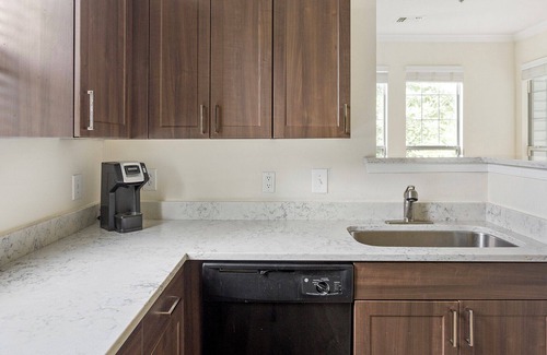 West Chester Apartment | Modern Apartment in Prime Location (ID1371X699)