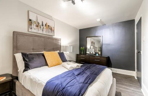 Hamilton Apartment | Modern Apartment in a Trendy Neighbourhood
