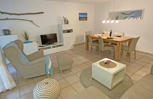 Minusio Apartment | Modern apartment in a well-kept apartment building in a quiet location
