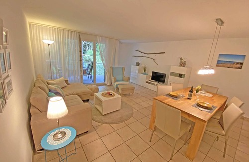 Minusio Apartment | Modern apartment in a well-kept apartment building in a quiet location