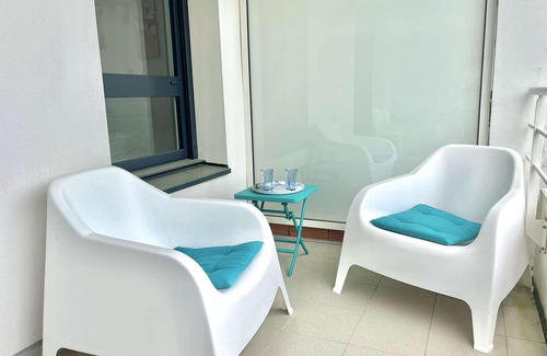Etel Apartment | Modern apartment in Étel, near beach, 2 rooms with private parking