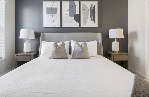 Mint Hill Apartment | Modern Apartment in Prime Location (ID1228X684)