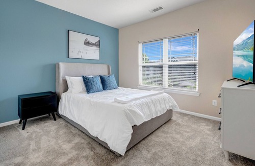 Mount Juliet Apartment | Modern Apartment in Prime Location (ID5574X61)