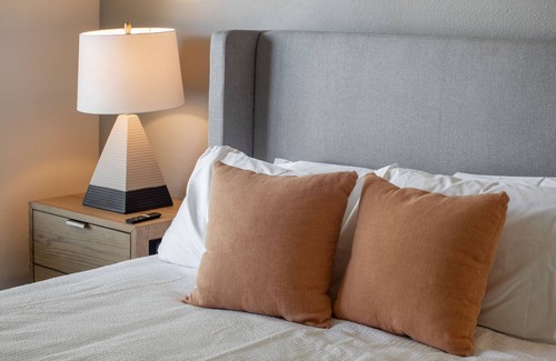 Mount Juliet Apartment | Modern Apartment in Prime Location (ID4039X27)