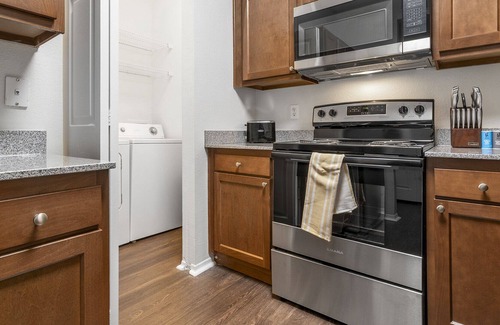 Blue Ash Apartment | Modern Apartment in Prime Location (ID4123X24)