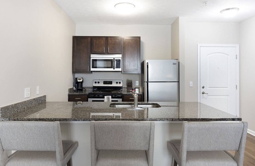Worthington Apartment | Modern Apartment in Prime Location (ID8750X25)