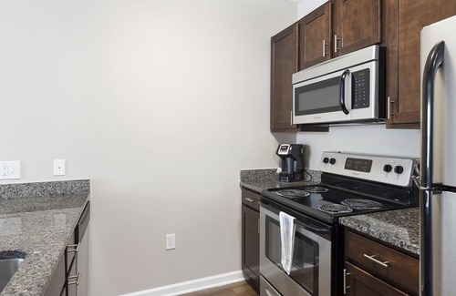 Worthington Apartment | Modern Apartment in Prime Location (ID8750X25)
