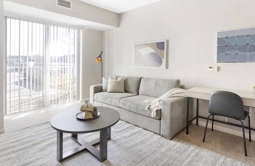 Worthington Apartment | Modern Apartment in Prime Location (ID7866X62)