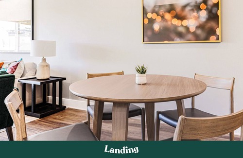 Florence Apartment | Modern Apartment in Prime Location (ID8502)