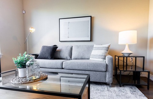 Southwest Carrollton Apartment | Modern Apartment in Prime Location (ID3882)