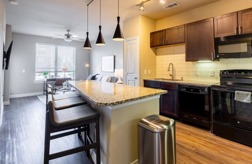 Southwest Carrollton Apartment | Modern Apartment in Prime Location (ID3882)