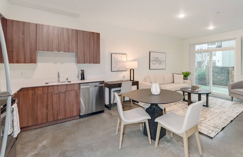 Bothell Apartment | Modern Apartment in Prime Location (ID8493X83)