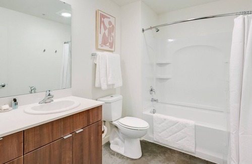 Bothell Apartment | Modern Apartment in Prime Location (ID8493X83)