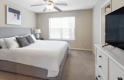 Germantown Apartment | Modern Apartment in Prime Location (ID1278X539)