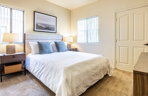 Avondale Apartment | Modern Apartment in Prime Location (ID7763X83)