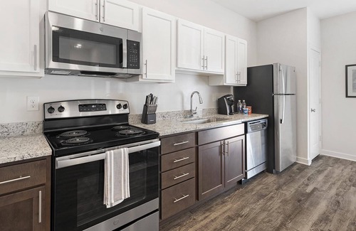 Norfolk - Virginia Beach Apartment | Modern Apartment in Prime Location (ID4693X56)