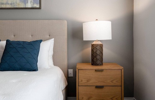 Austin Apartment | Modern Apartment in Prime Location (ID1747)