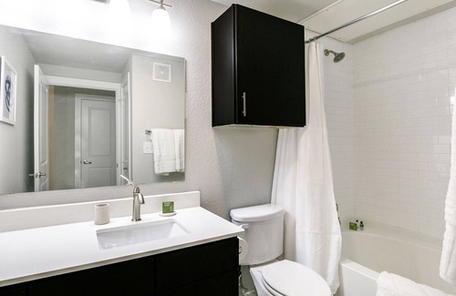 Los Indios Apartment | Modern Apartment in Prime Location (ID3561X40)