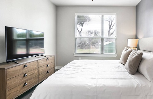 Los Indios Apartment | Modern Apartment in Prime Location (ID3972X98)