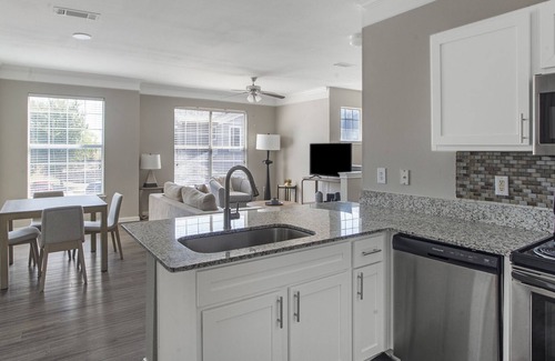 McNeil Apartment | Modern Apartment in Prime Location (ID8629X70)
