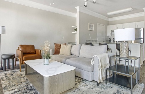 McNeil Apartment | Modern Apartment in Prime Location (ID2860X1)