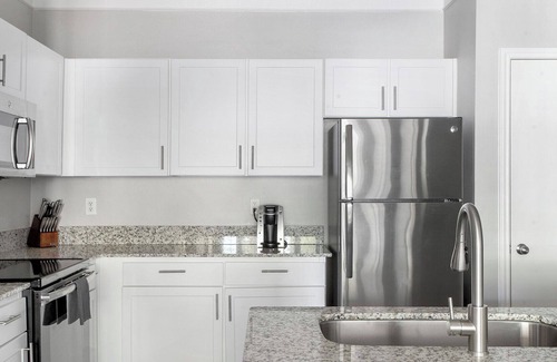 McNeil Apartment | Modern Apartment in Prime Location (ID6101X53)