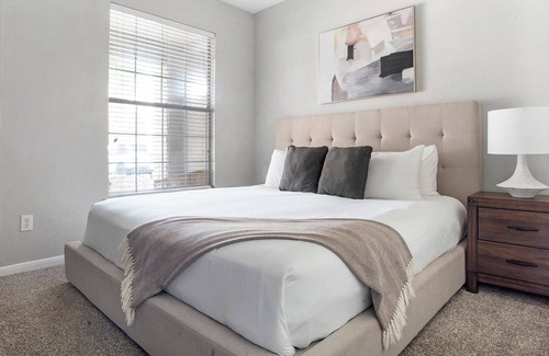 McNeil Apartment | Modern Apartment in Prime Location (ID6101X53)