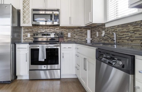 Chapel Hill Apartment | Modern Apartment in Prime Location (ID1014X909)