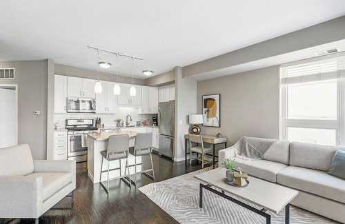 Edina Apartment | Modern Apartment in Prime Location (ID8029X20)